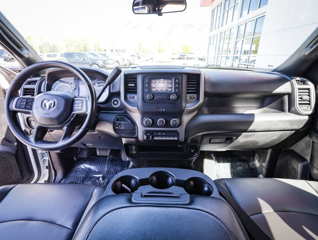 Used 2022 RAM 2500 Tradesman w/ Chrome Appearance Group AWD/4WD image 17