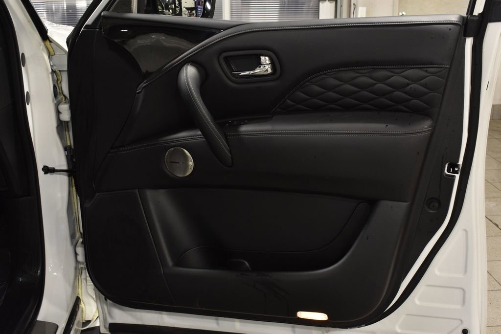 Used 2024 INFINITI QX80 Sensory image 33