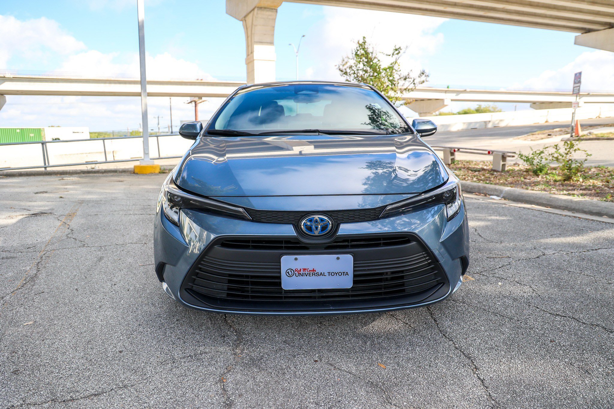 Certified 2025 Toyota Corolla LE FWD image 4