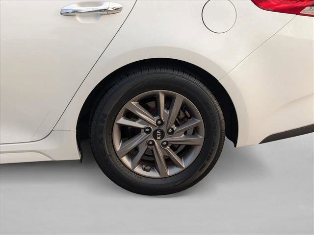 Used 2020 Kia Optima LX image 14