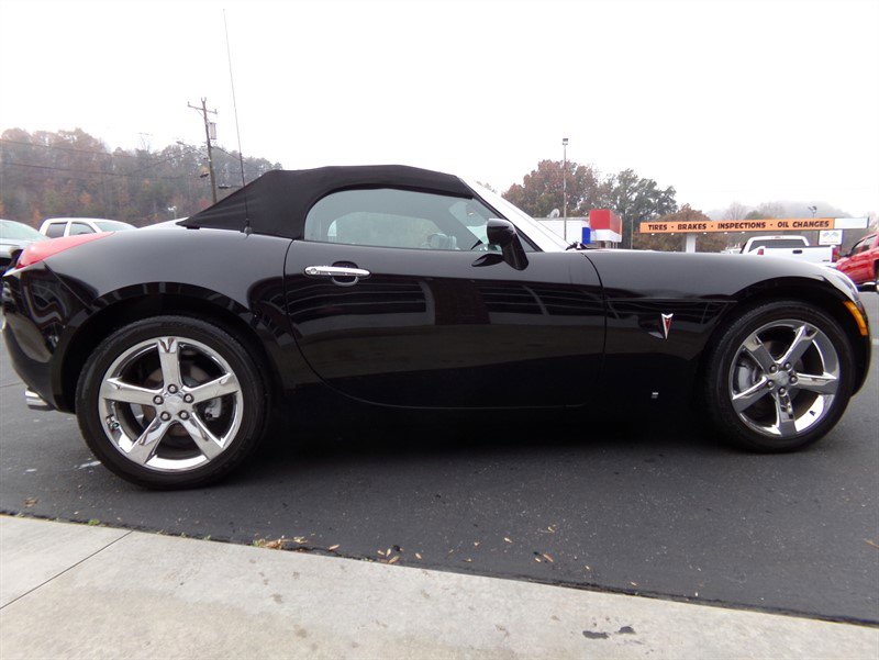 Used 2007 Pontiac Solstice Convertible w/ Premium Package image 12