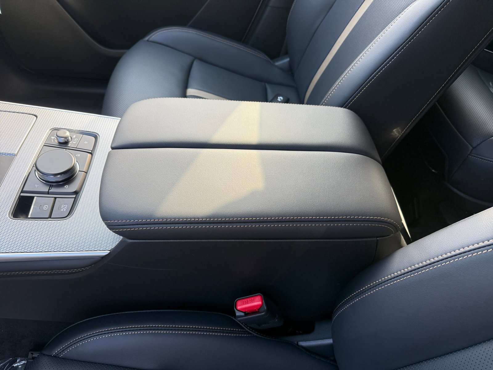 New 2026 MAZDA CX-90 Plug-In Hybrid w/ Premium Plus image 14