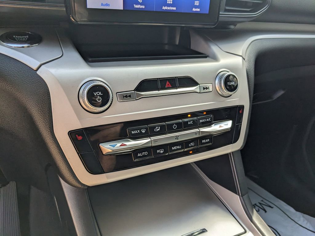 Used 2024 Ford Explorer XLT image 25