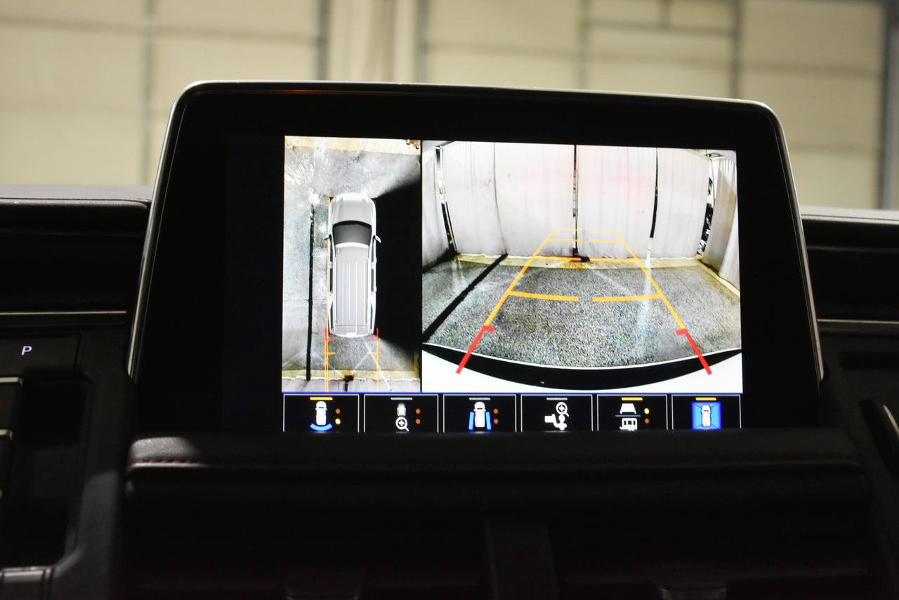 Used 2022 Chevrolet Tahoe RST w/ Luxury Package AWD/4WD image 17