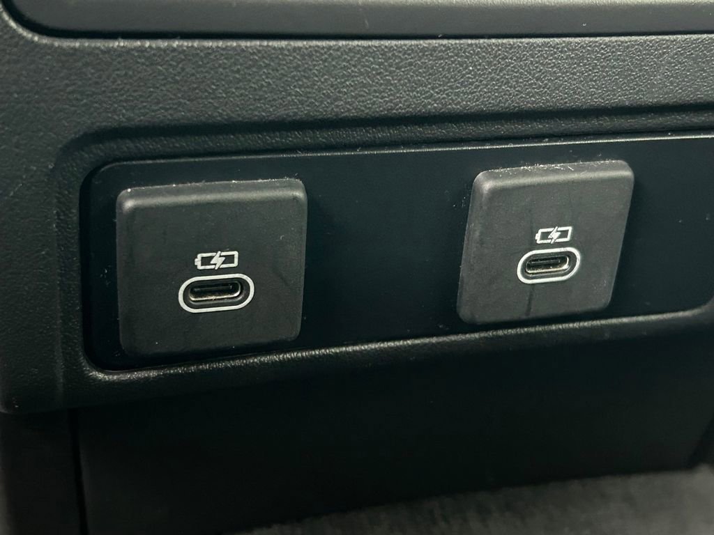 Used 2024 Jaguar F-PACE R-Dynamic S image 21