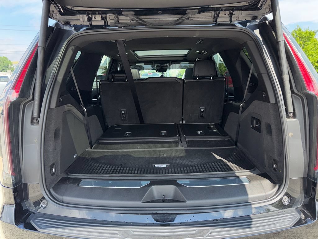 Used 2023 Cadillac Escalade Premium Luxury w/ LPO, Radiant Package AWD/4WD image 37