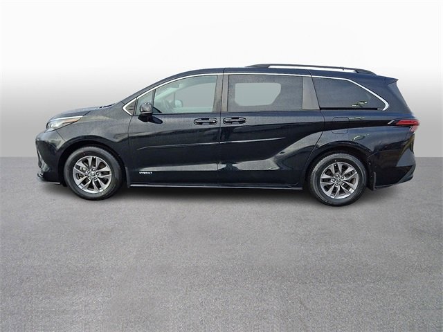 Used 2021 Toyota Sienna LE w/ LE Plus Package image 7