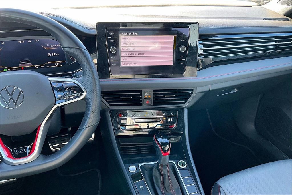 Used 2025 Volkswagen Jetta GLI Autobahn image 9