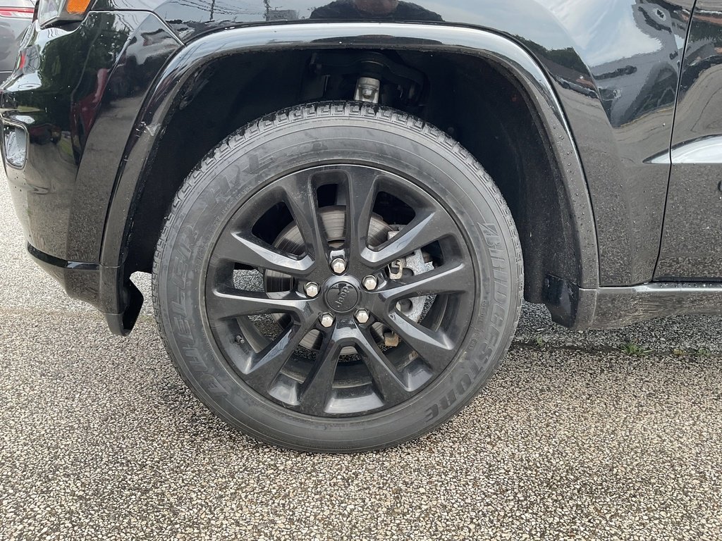Used 2020 Jeep Grand Cherokee Altitude image 15