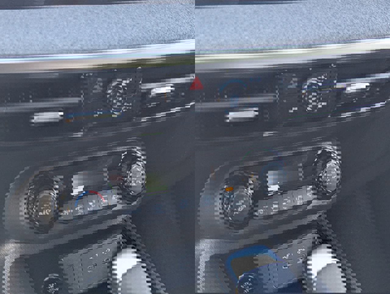 New 2026 Nissan Kicks SV image 18