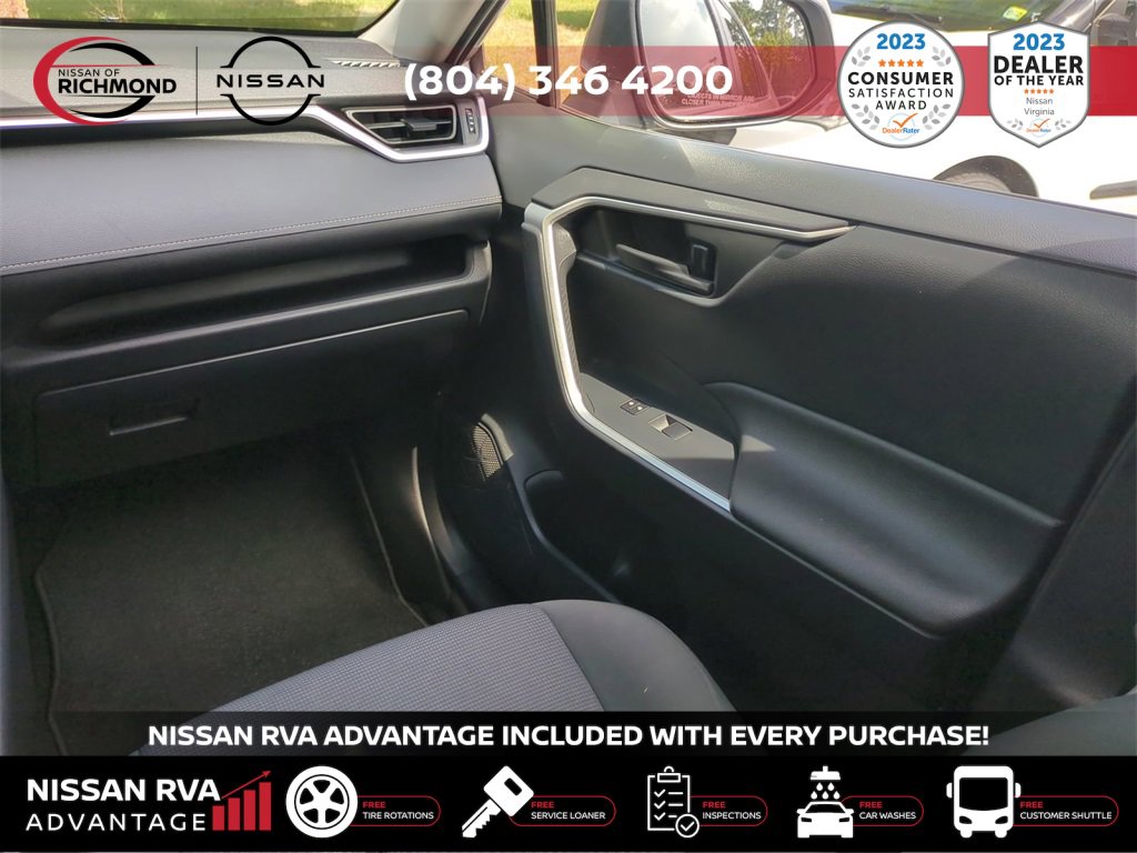 Used 2019 Toyota RAV4 LE image 18