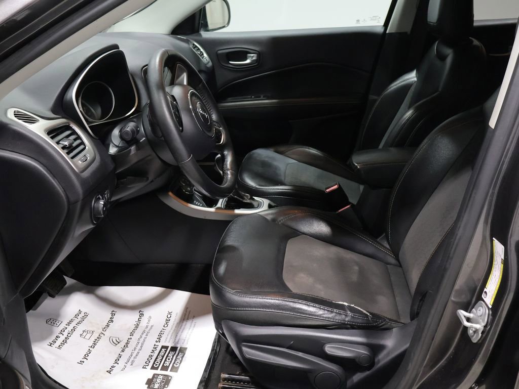 Used 2018 Jeep Compass Latitude w/ Cold Weather Group image 3