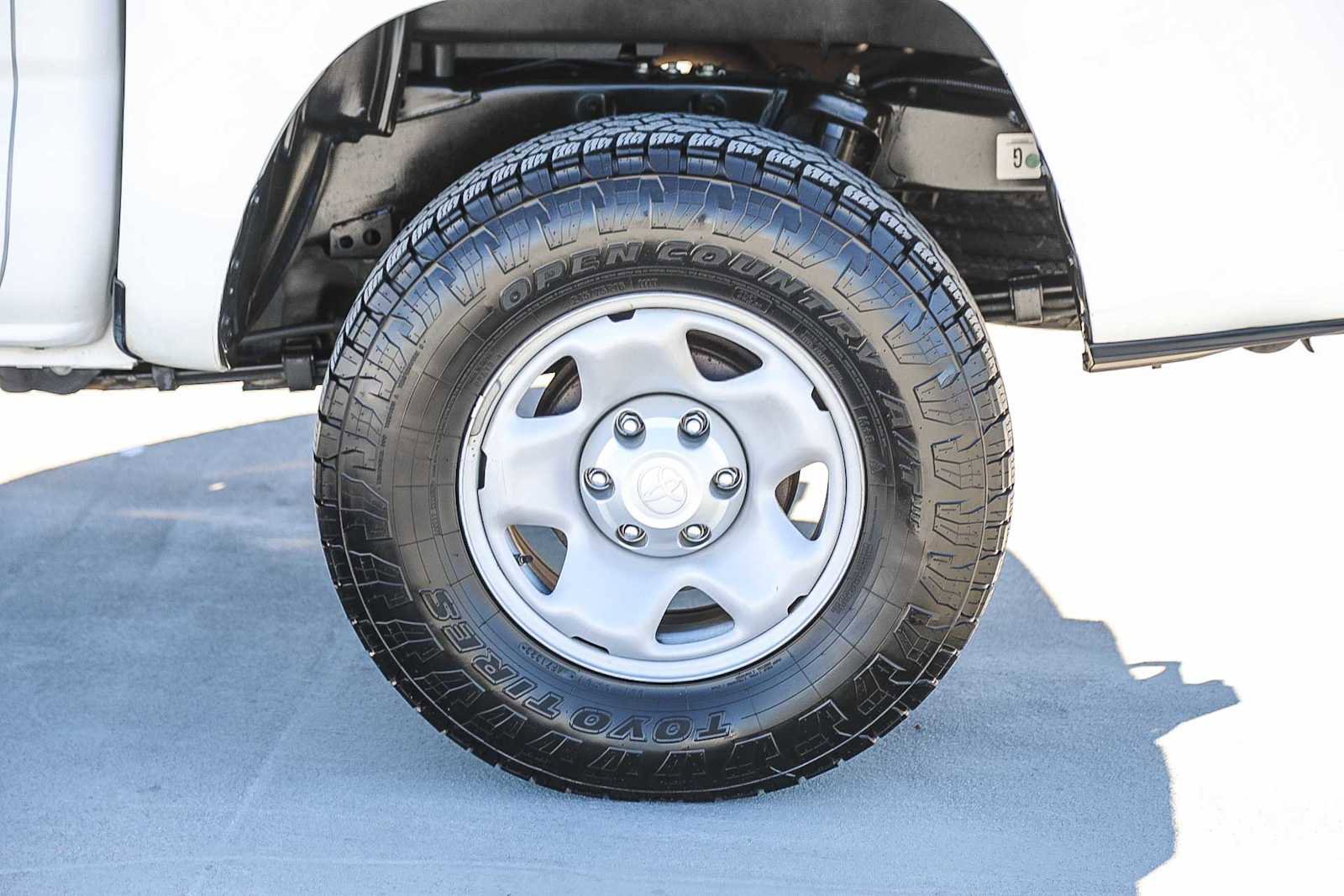 Certified 2018 Toyota Tacoma SR w/ SR Convenience Package image 11