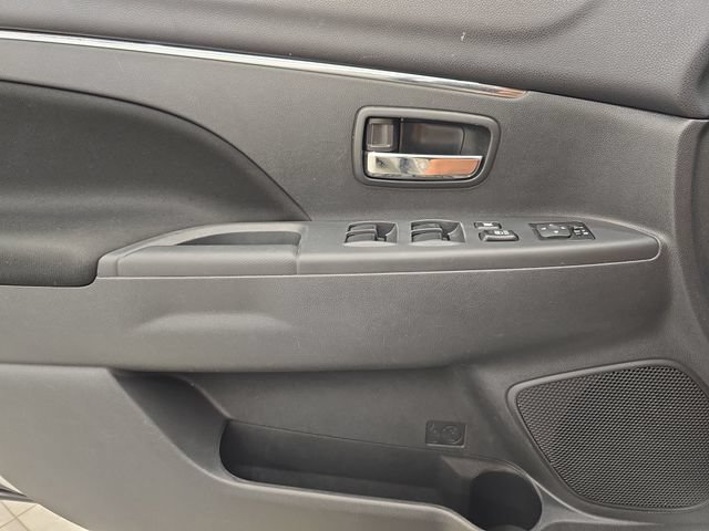 Used 2025 Mitsubishi Outlander Sport AWD image 29