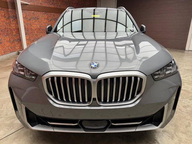 Used 2026 BMW X5 xDrive40i w/ Climate Comfort Package image 8