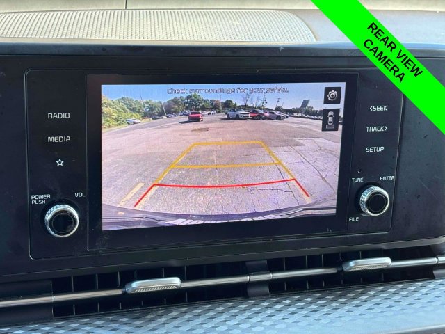 Used 2022 Kia Carnival LX FWD image 19