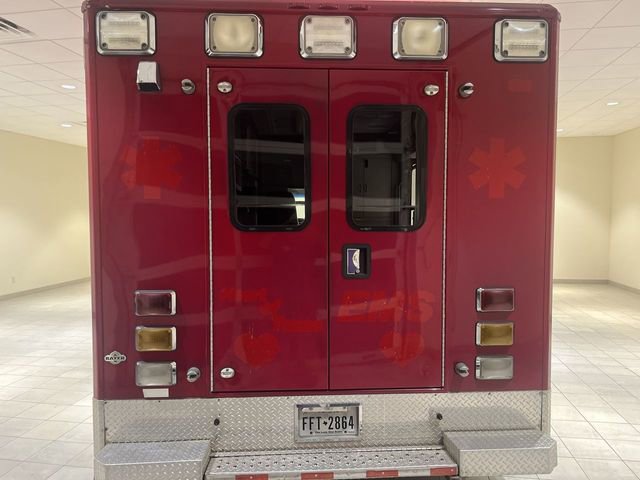 Used 2013 Ford E-450 and Econoline 450 Super Duty w/ Ambulance Prep Pkg RWD image 4