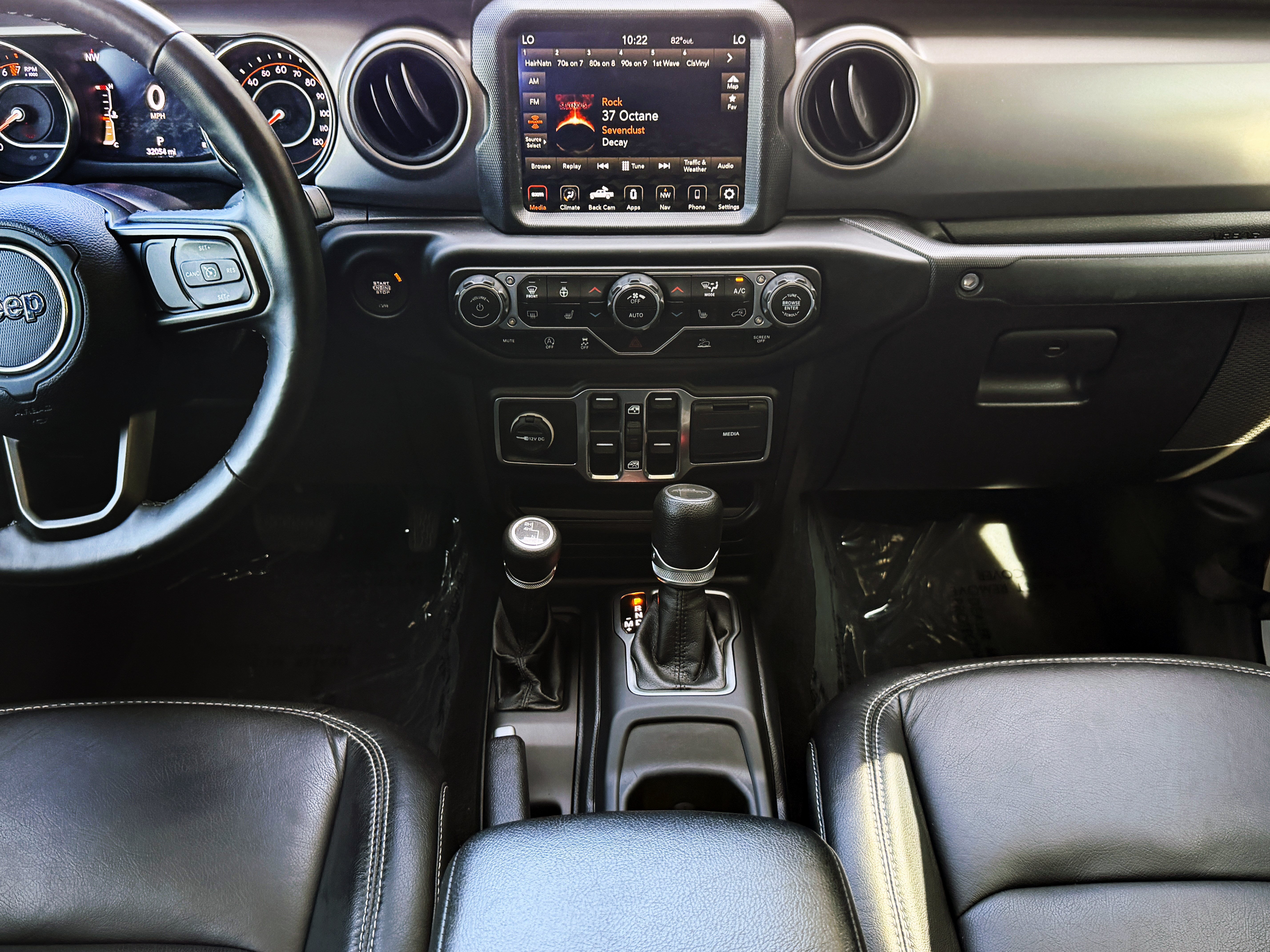 Used 2021 Jeep Gladiator Sport AWD/4WD image 18