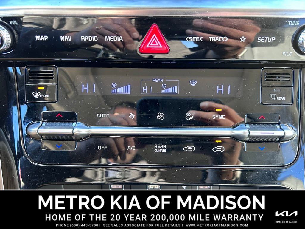 Used 2023 Kia Carnival SX Prestige image 28