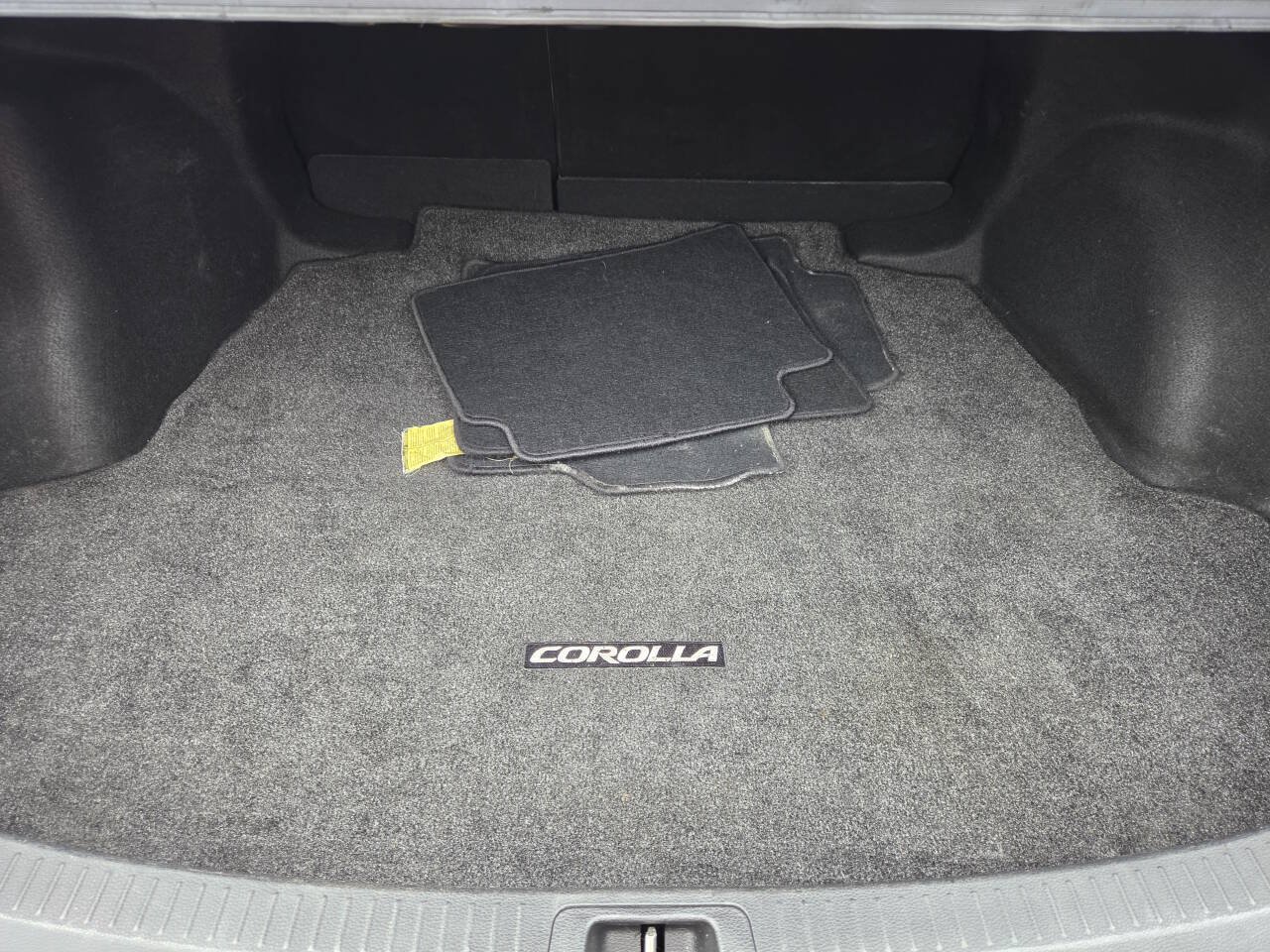 Used 2021 Toyota Corolla L w/ Carpet Mat Package (TMS) FWD image 25