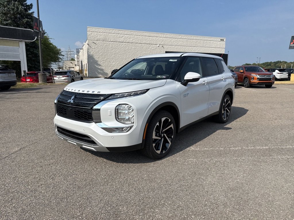New 2025 Mitsubishi Outlander SE image 19