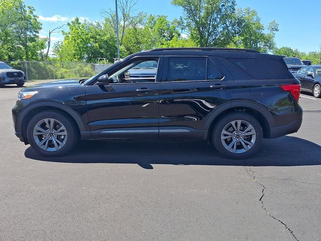 Certified 2022 Ford Explorer XLT w/ Equipment Group 202A AWD/4WD image 7