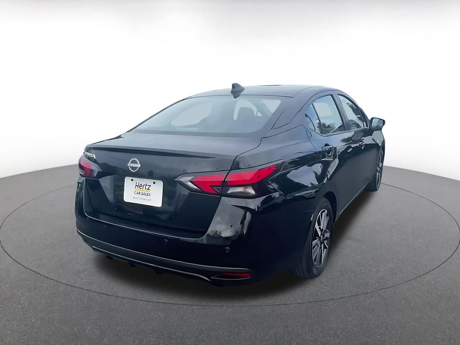 Used 2025 Nissan Versa SV image 14