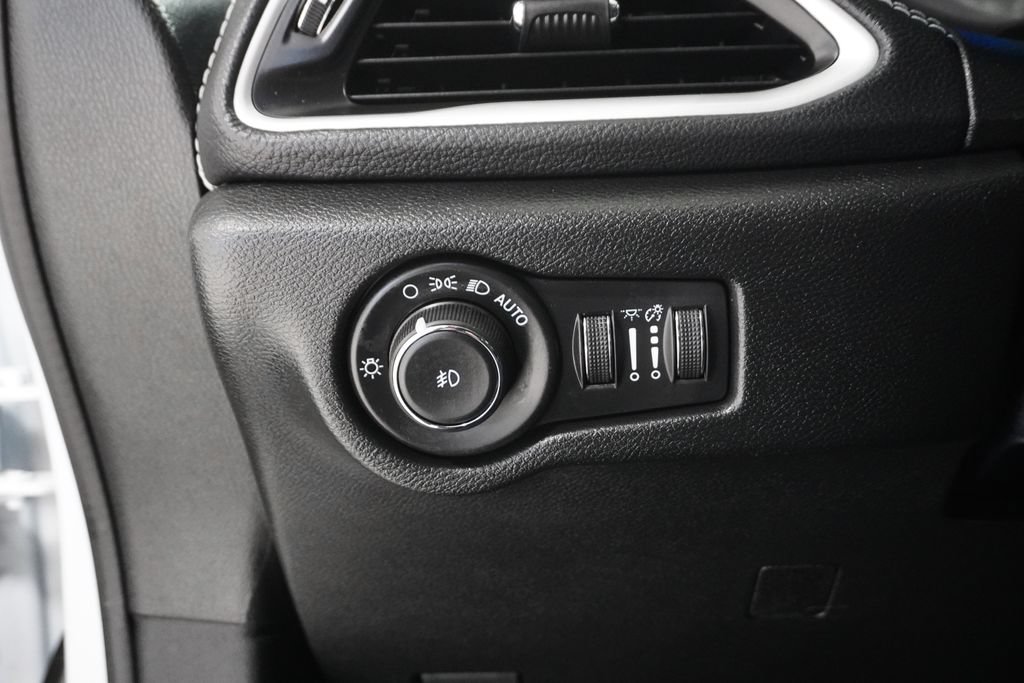 New 2026 Chrysler Pacifica Select FWD image 20