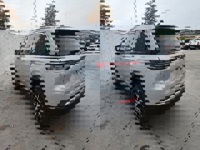 New 2025 Jeep Grand Cherokee Limited image 24