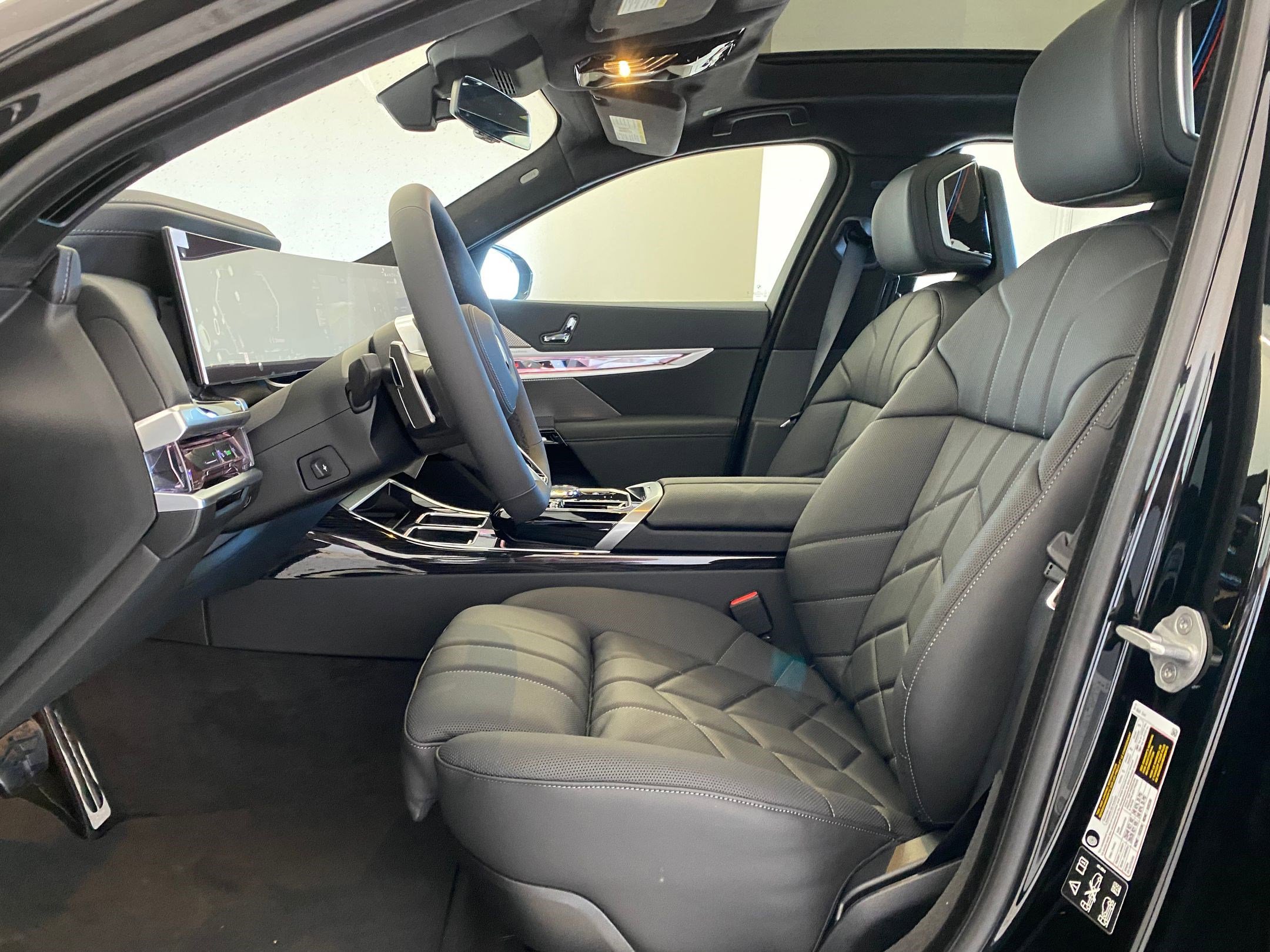 New 2026 BMW 740i xDrive image 4