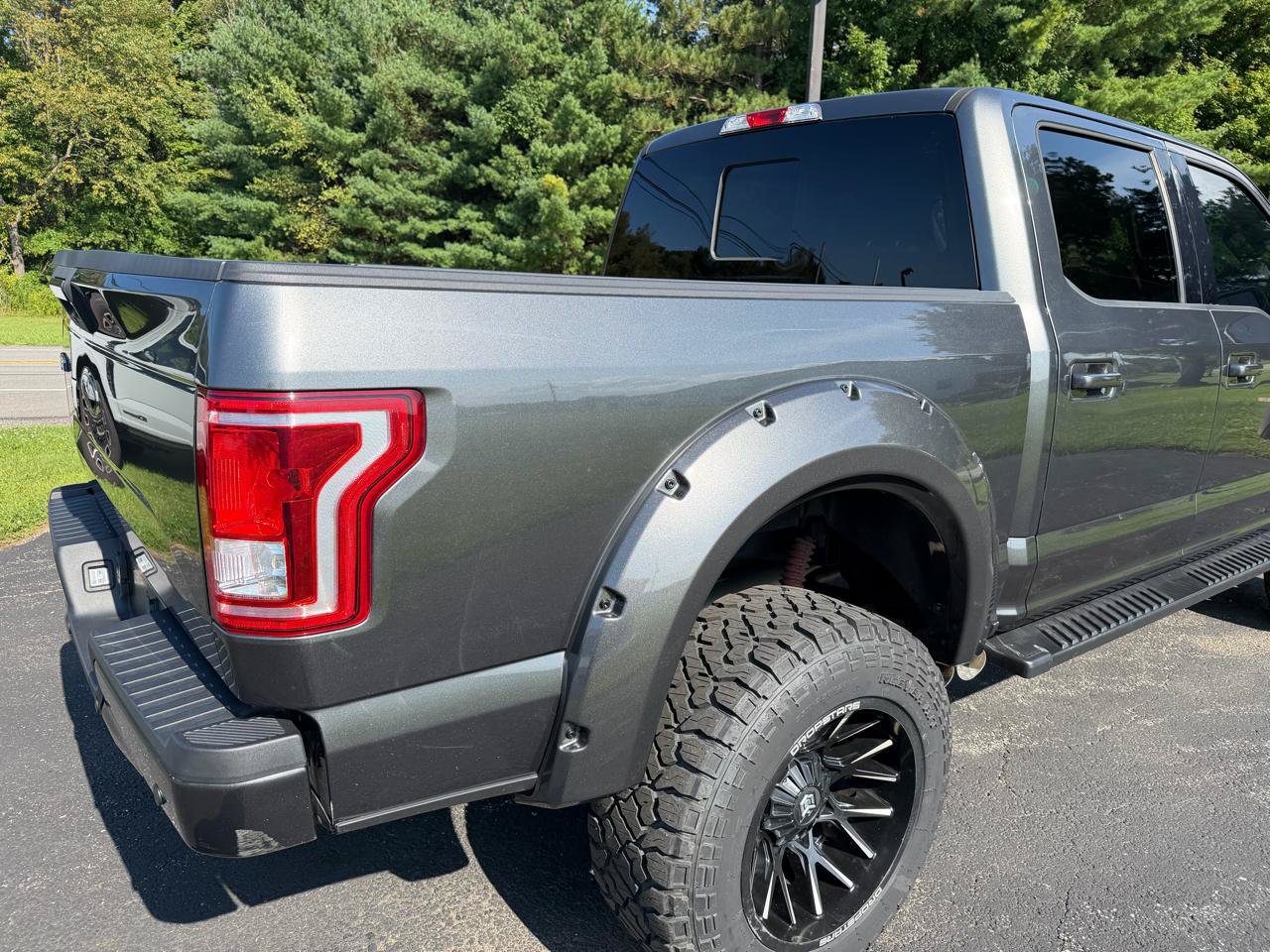 Used 2017 Ford F150 XLT w/ Equipment Group 302A Luxury AWD/4WD image 17