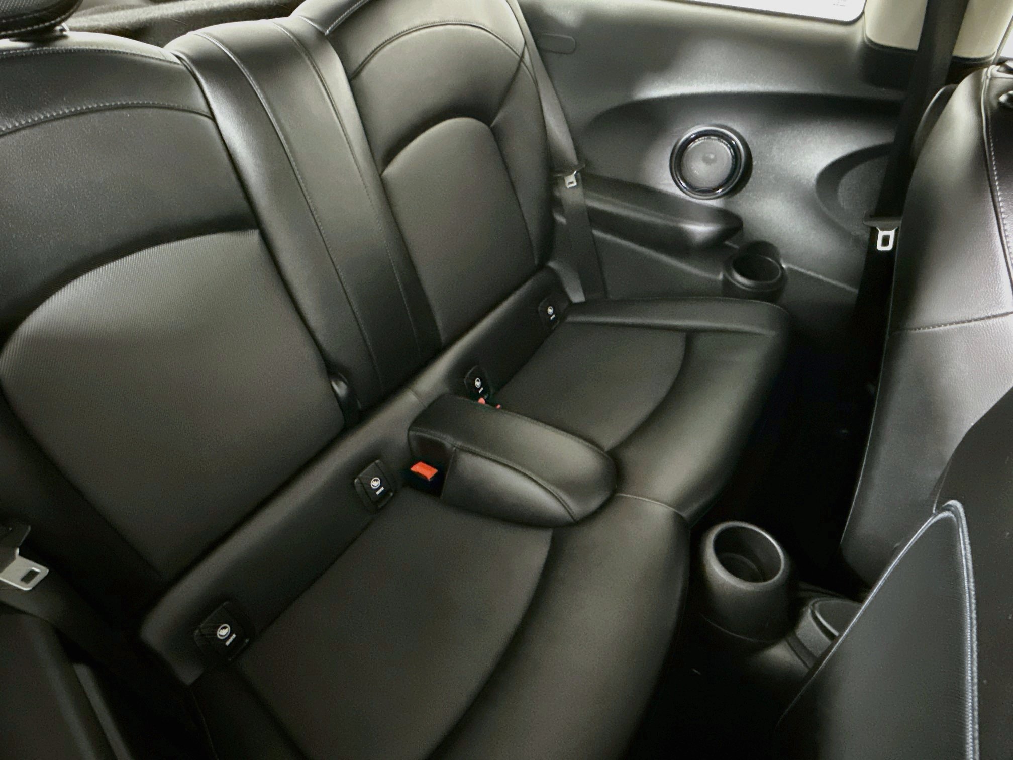 Used 2017 MINI Cooper 2-Door Hardtop FWD image 8