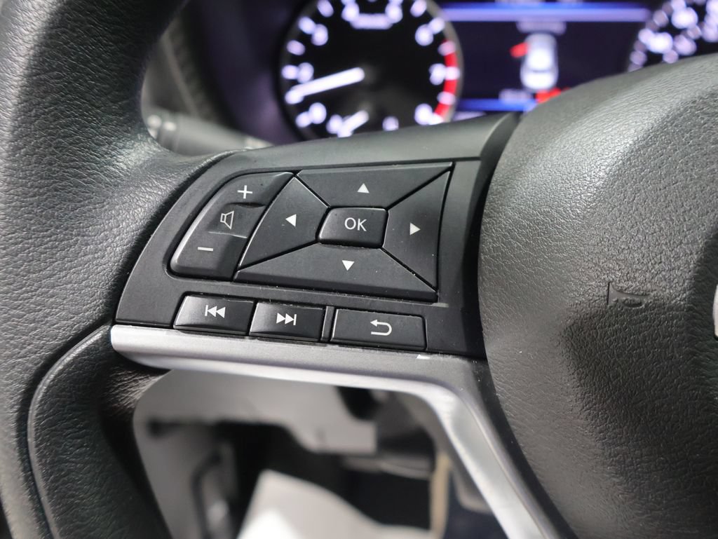 Used 2023 Nissan Sentra SV FWD image 34
