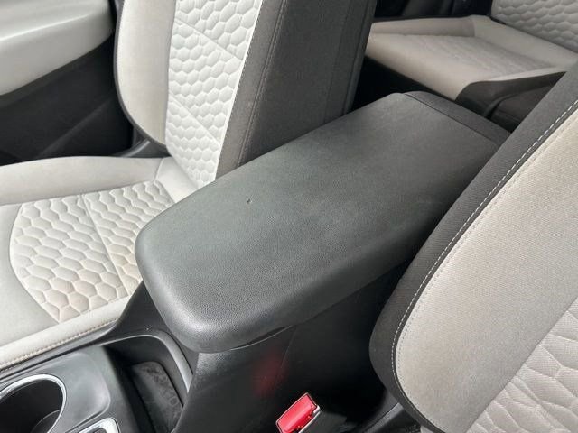 Used 2020 Chevrolet Equinox LS w/ LS Convenience Package image 29