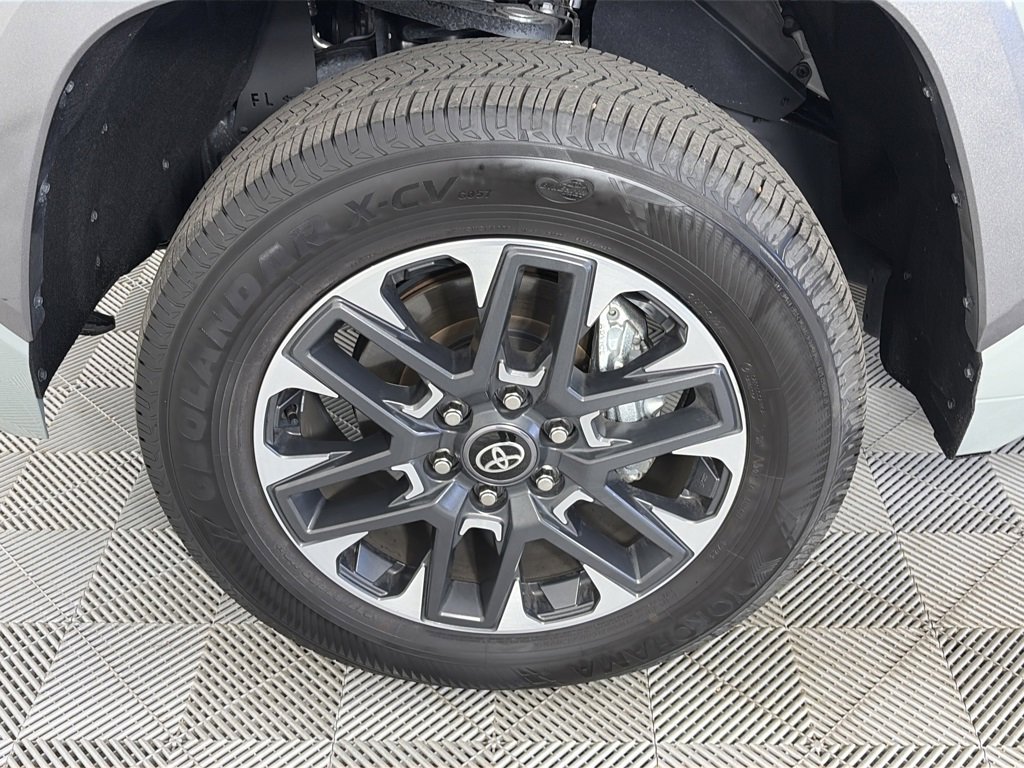 Used 2025 Toyota Tundra Limited image 8