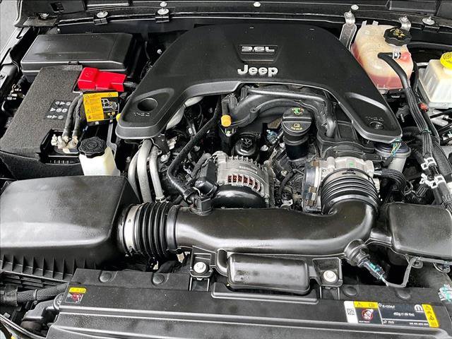 Used 2022 Jeep Gladiator Overland w/ Popular Equipment Package AWD/4WD image 11
