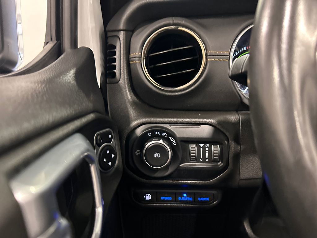 Used 2022 Jeep Wrangler Unlimited Sahara image 17