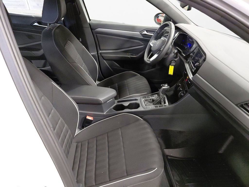 Used 2024 Volkswagen Jetta Sport image 15