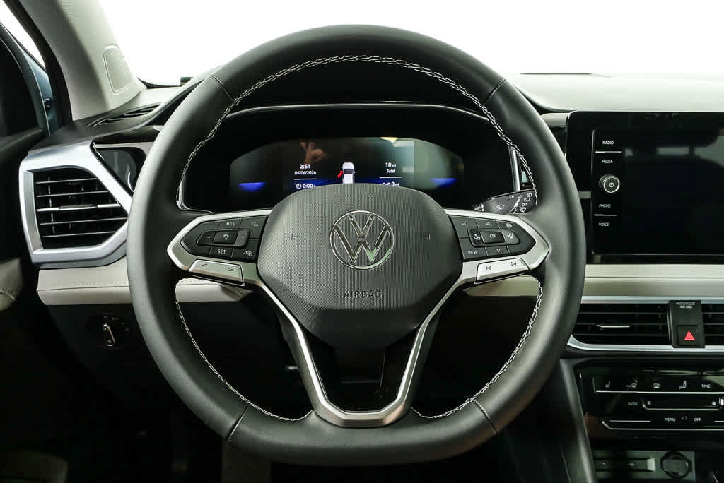 New 2026 Volkswagen Taos SE FWD image 9