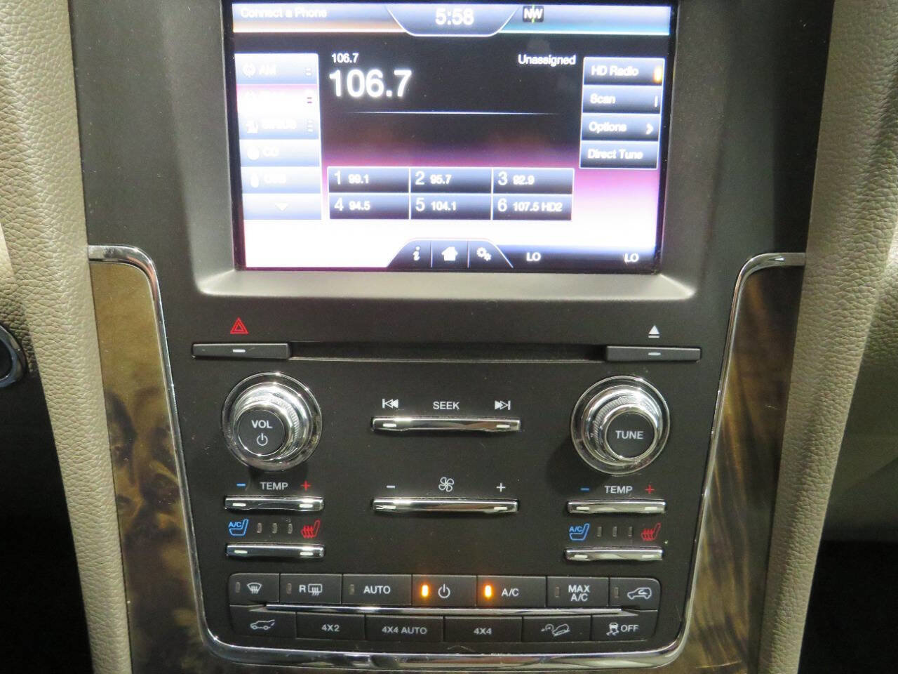 Used 2015 Lincoln Navigator 4WD image 23