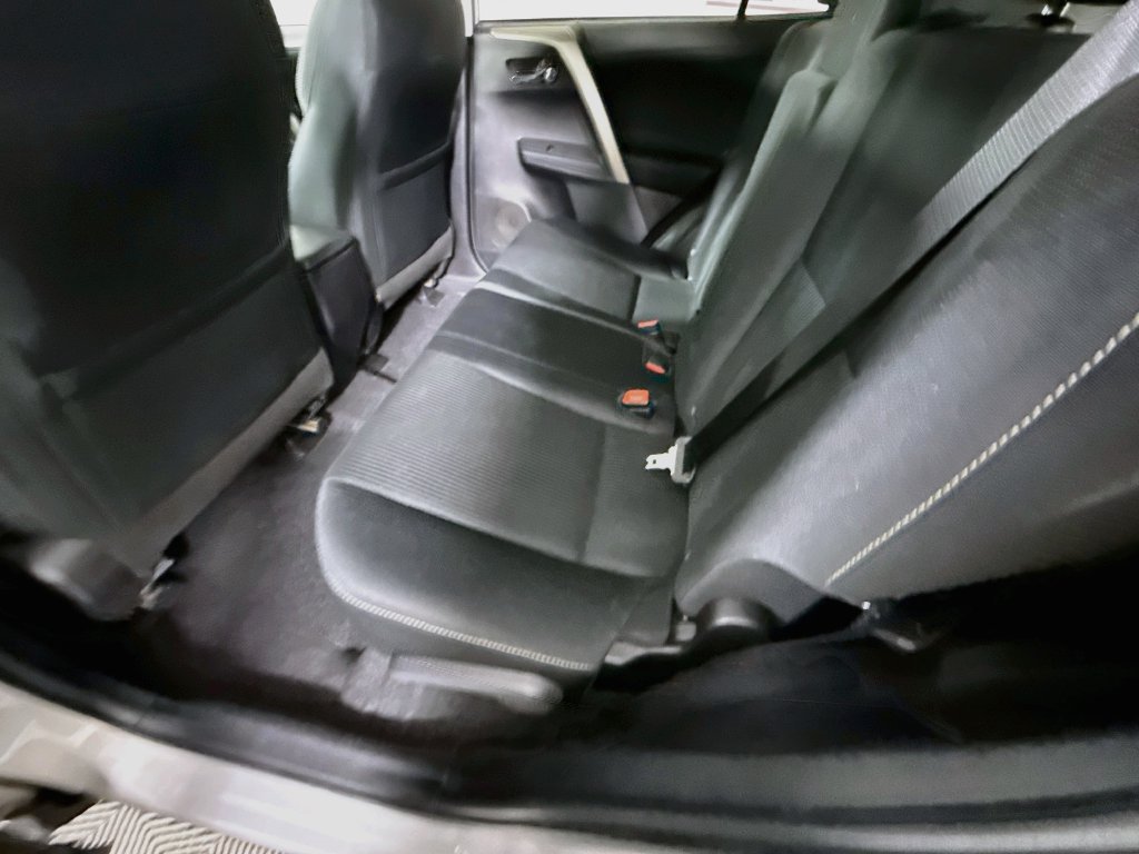 Used 2015 Toyota RAV4 XLE AWD/4WD image 27