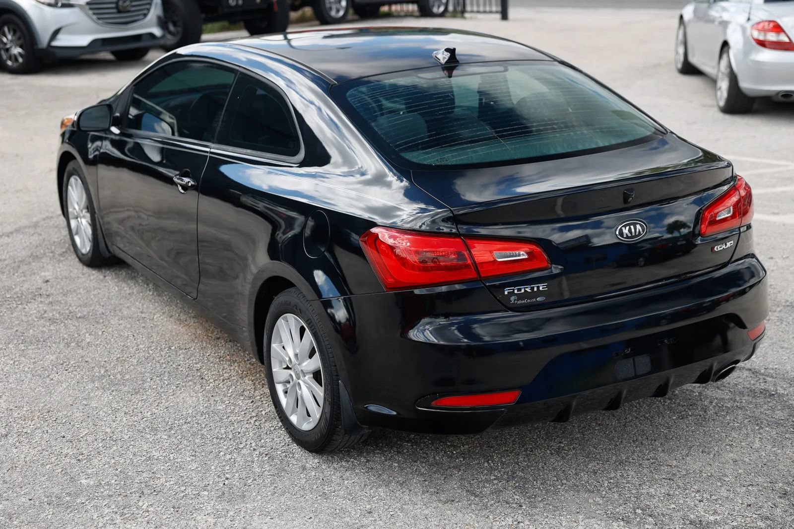 Used 2016 Kia Forte Koup EX w/ EX Premium Package FWD image 4
