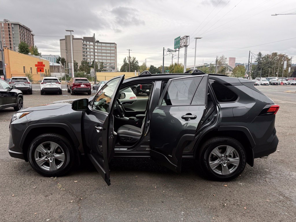 Used 2025 Toyota RAV4 XLE w/ Convenience Package AWD/4WD image 18