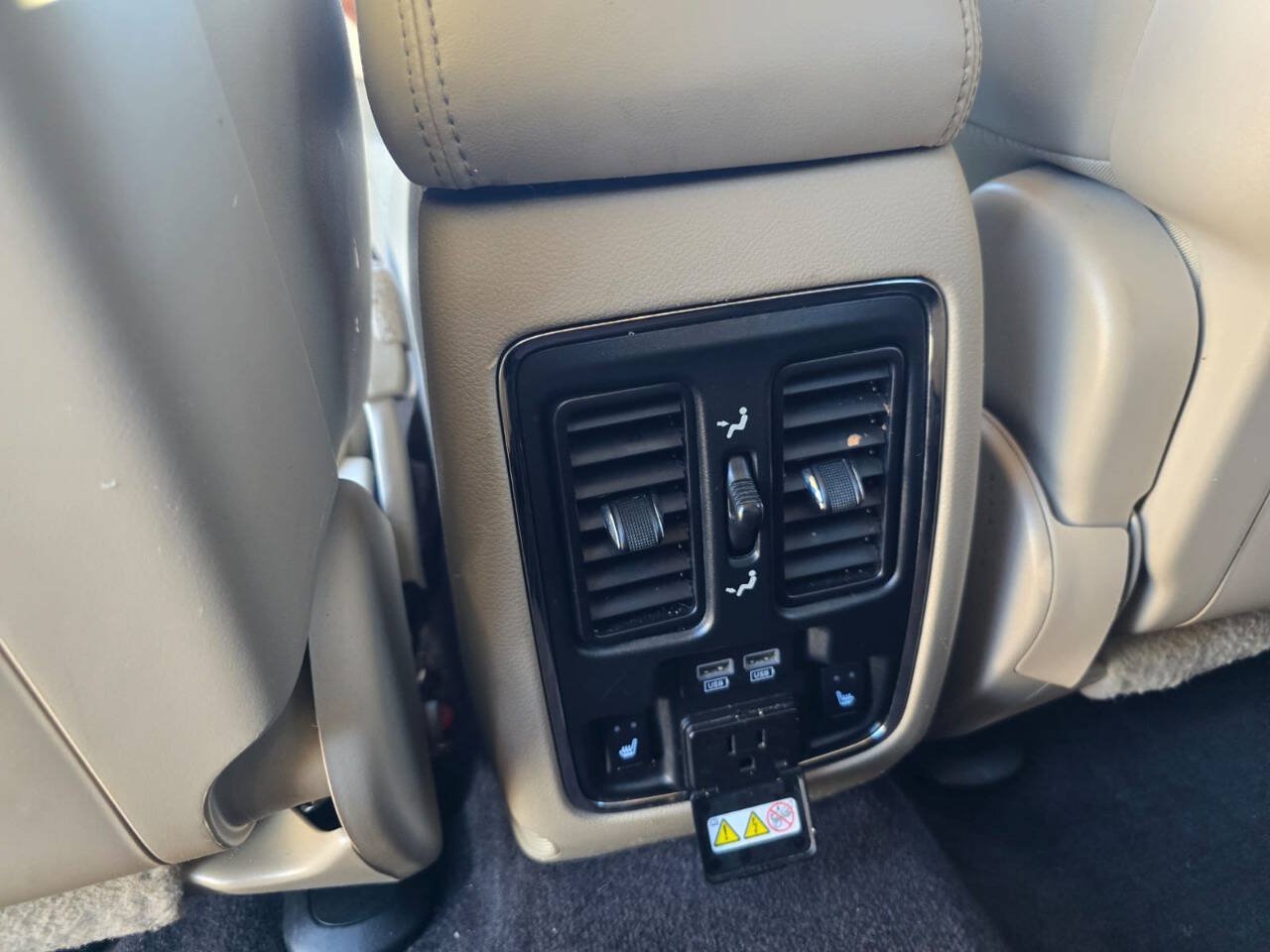 Used 2016 Dodge Durango Limited w/ Nav & Power Liftgate Group RWD image 17