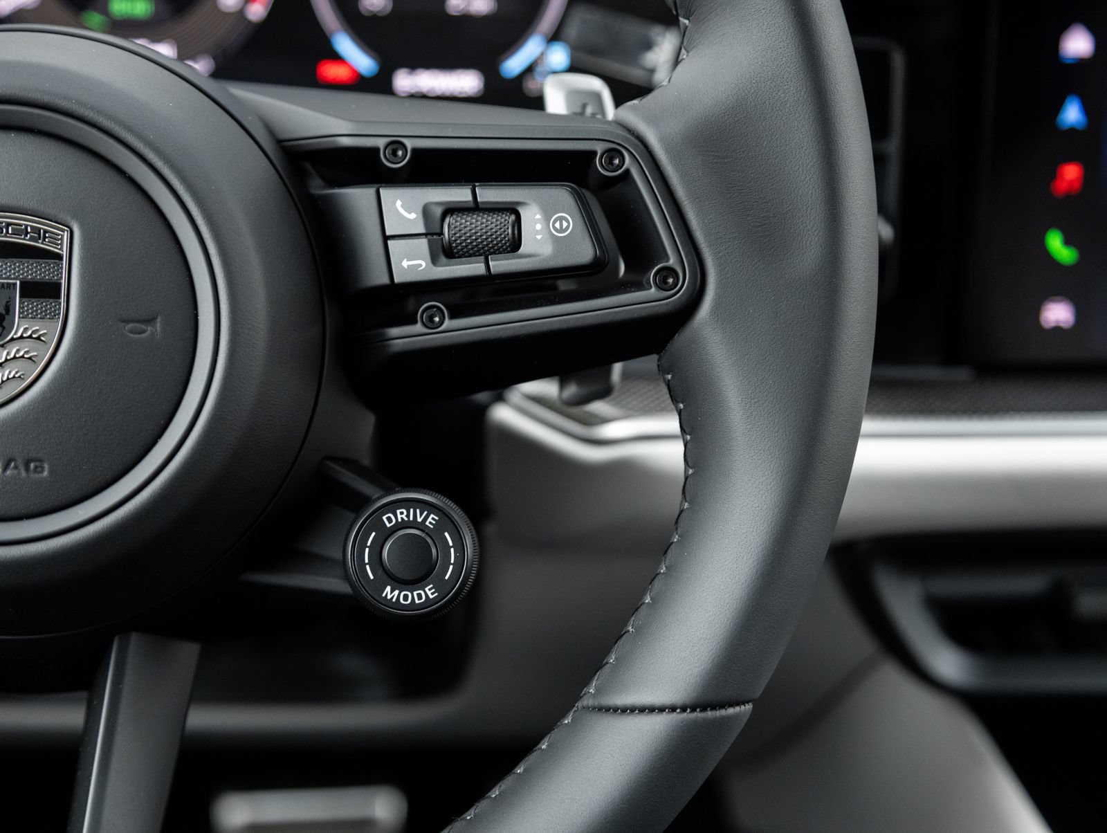 New 2026 Porsche Cayenne Turbo AWD/4WD image 16