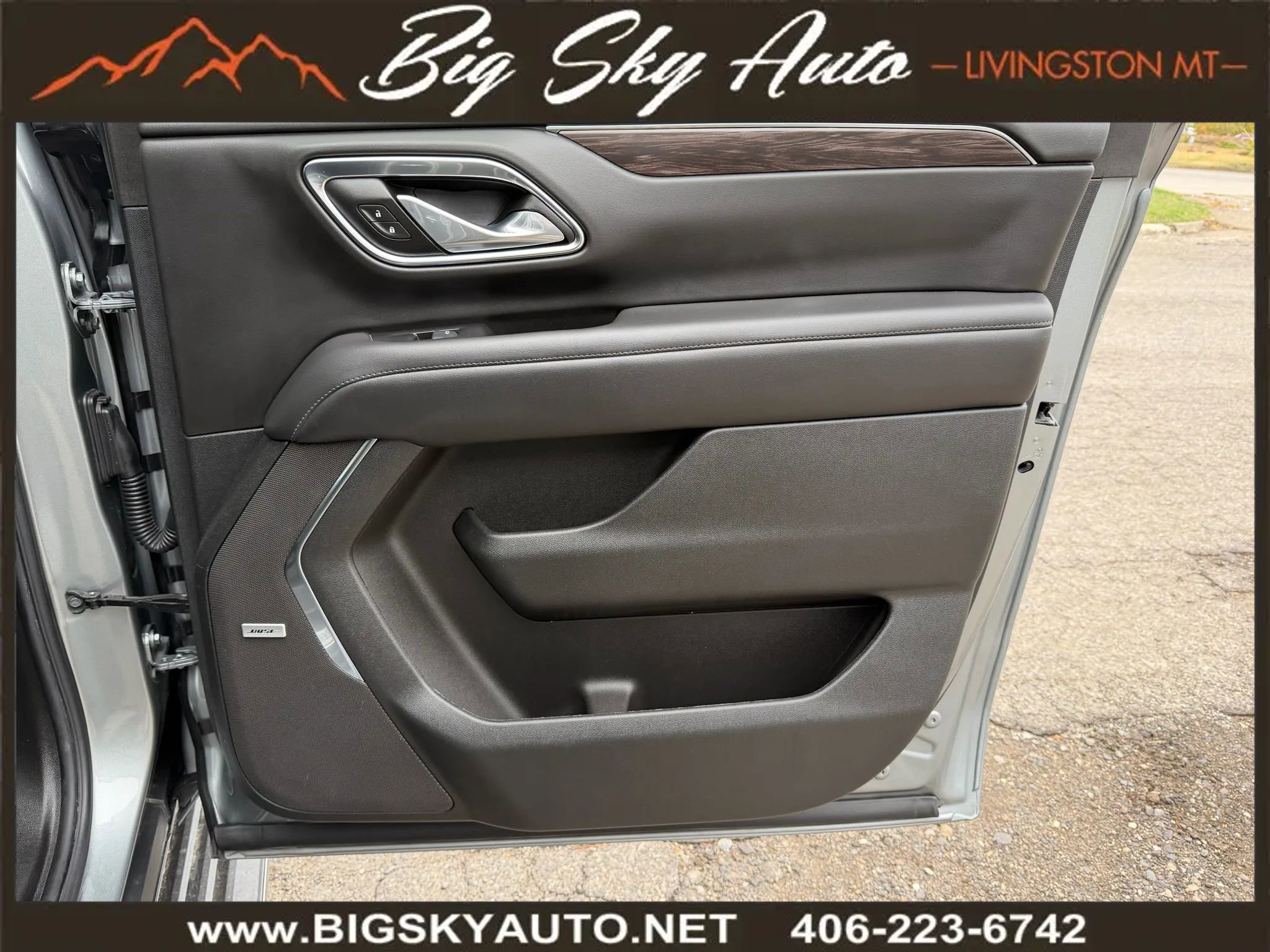 Used 2024 Chevrolet Suburban LT image 22