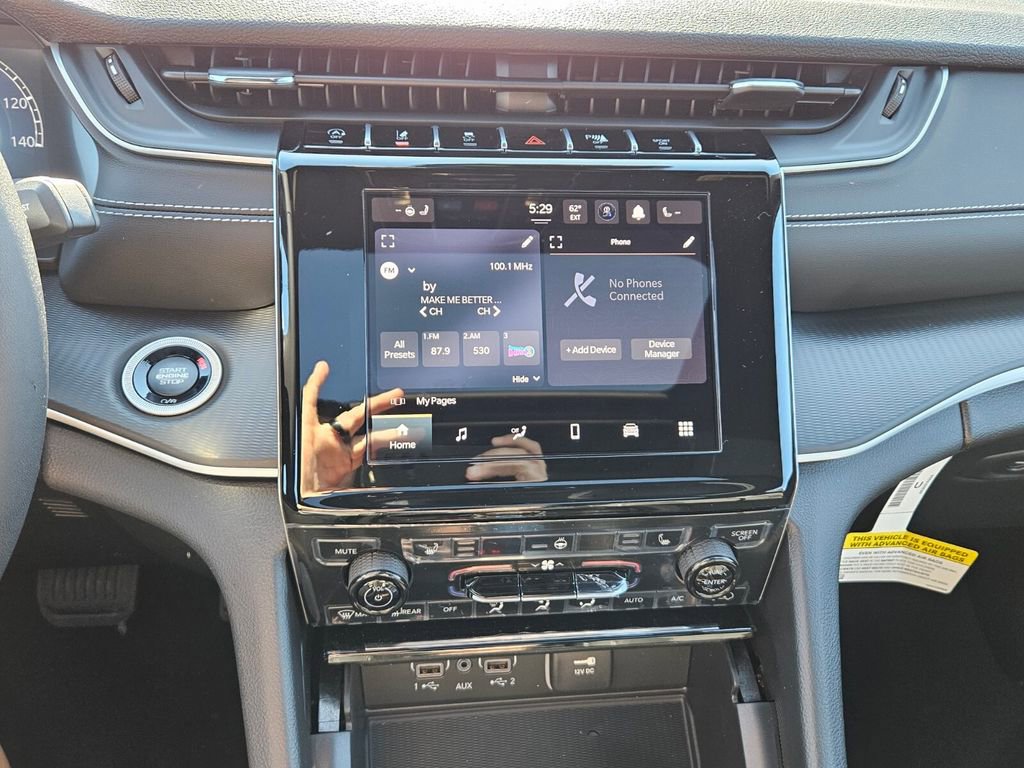 New 2025 Jeep Grand Cherokee Laredo X w/ Luxury Tech Group I image 17