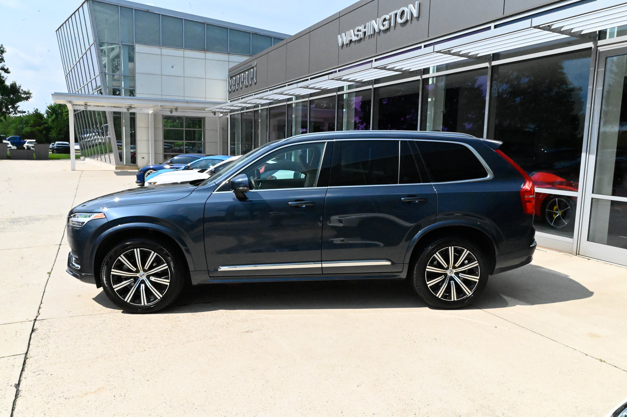 Used 2023 Volvo XC90 B6 Plus AWD/4WD image 8