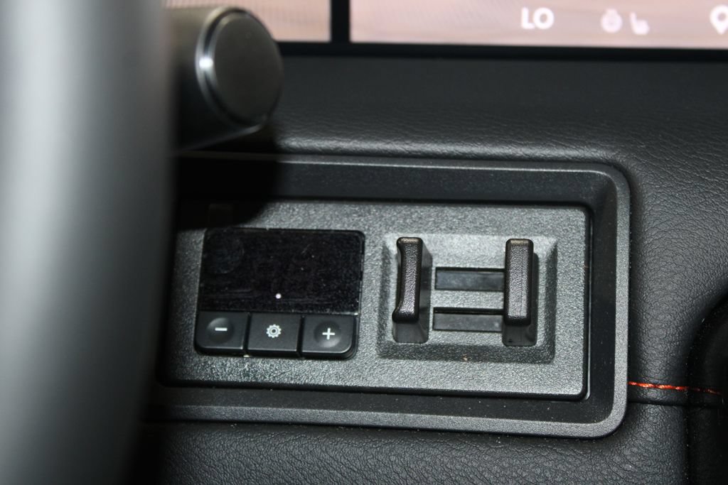Used 2025 Nissan Armada PRO-4X AWD/4WD image 47