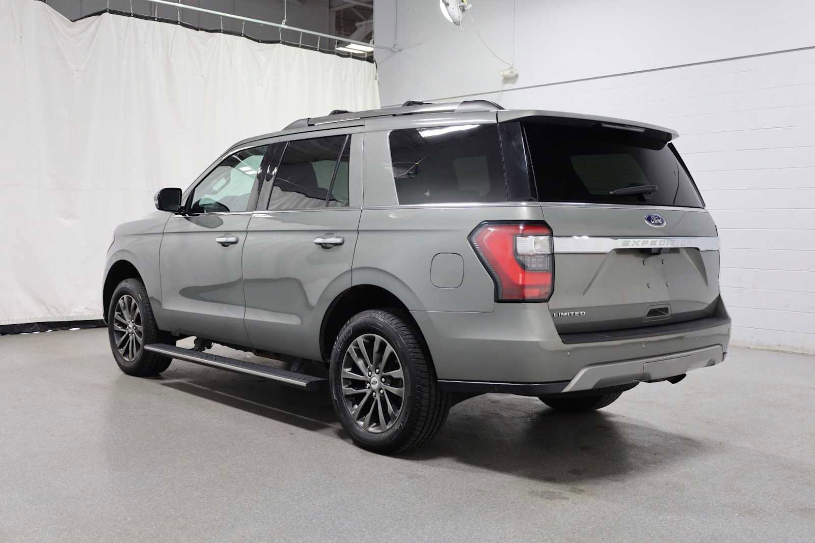 Used 2019 Ford Expedition Limited AWD/4WD image 3